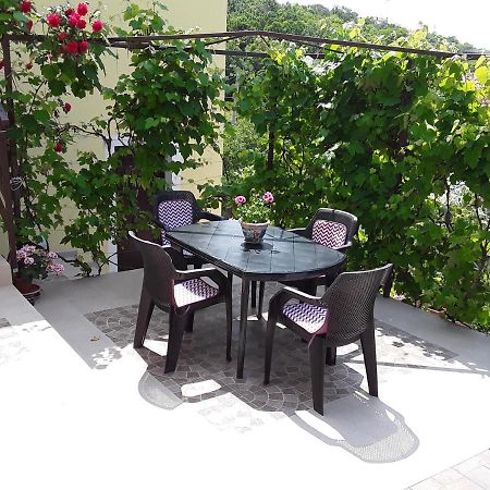 Holi Apartment Cavle Bagian luar foto