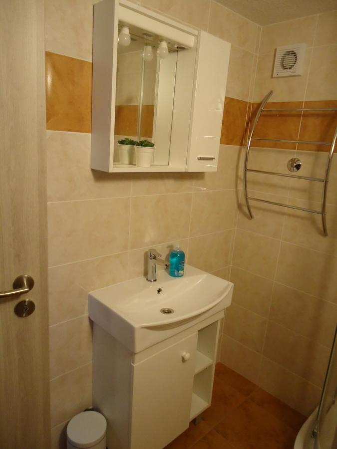 Holi Apartment Cavle Bagian luar foto