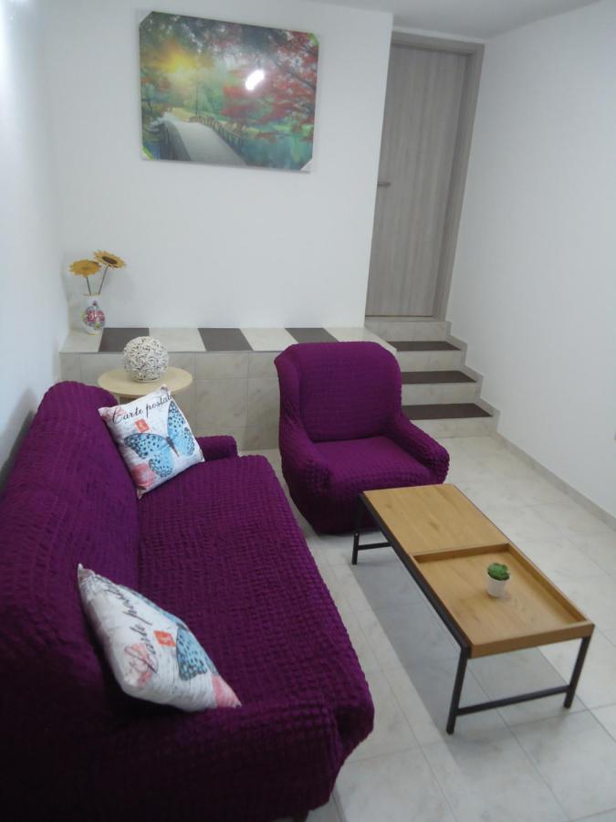 Holi Apartment Cavle Bagian luar foto